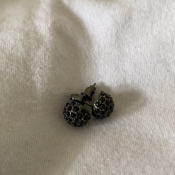 Assortment of earring(must take all) - Picture 6 of 7